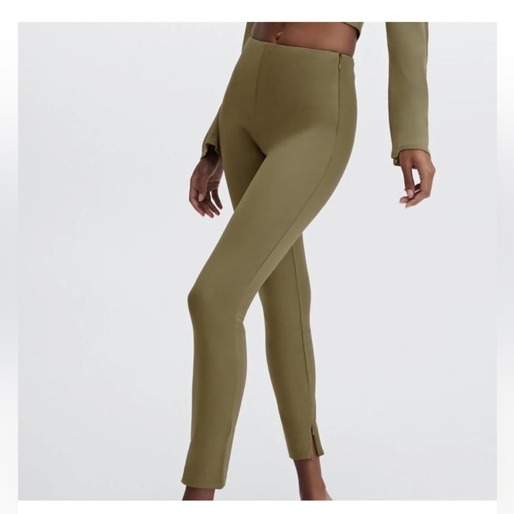 NWT Womens Fabletics army green medium Ponte skinny zip splint pant leggings - Picture 2 of 7